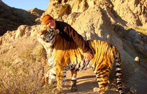 Eric Weld with Bengal Tiger, Kipling